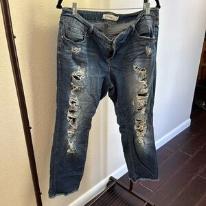 Very Distressed Low rise Torrid SZ 16 skinny Jean